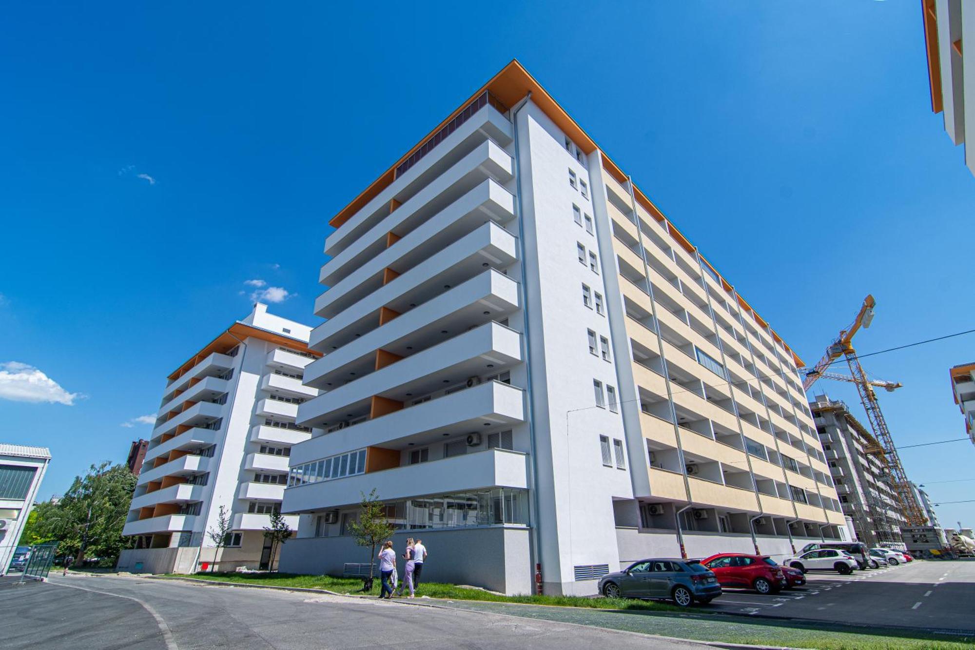 Flexible Selfcheckins 77 - - Garage - Loggia - New Apartament